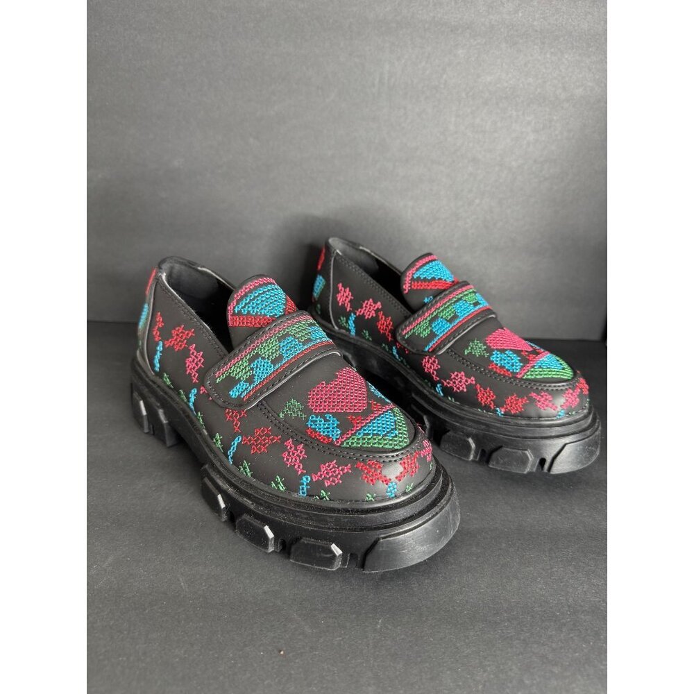 Farm Rio Artisanal Hearts Black Loafer Embroidered Size 6 NIB